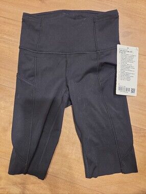 Lululemon Fast And Free 10 Inch Size 2 NWT Black